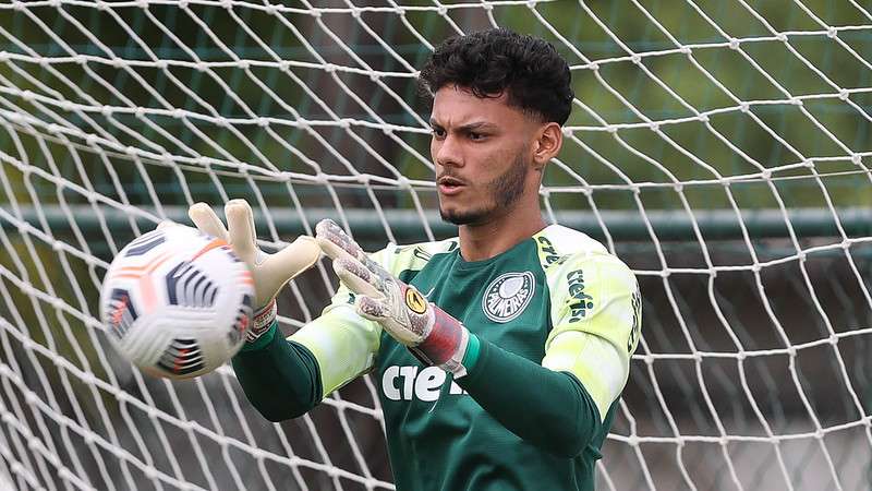 Natan durante treinamento do Palmeiras, na Academia de Futebol.