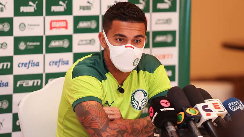 Dudu concede entrevista coletiva pelo Palmeiras, em Abu Dhabi-EAU.