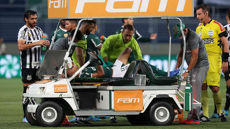 Mayke em jogo do Palmeiras contra o Santos, durante partida válida pela décima primeira rodada do Paulistão 2022, no Allianz Parque.