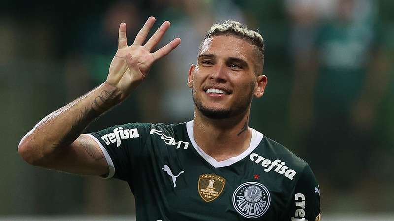 Rafael Navarro comemora um de seus gols pelo Palmeiras, contra o Independiente Petrolero, durante partida válida pela fase de grupos da Libertadores 2022, no Allianz Parque.