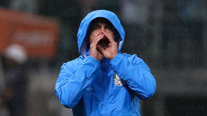Abel Ferreira em jogo do Palmeiras contra o Botafogo, durante partida válida pela décima rodada do Brasileirão 2022, no Allianz Parque.