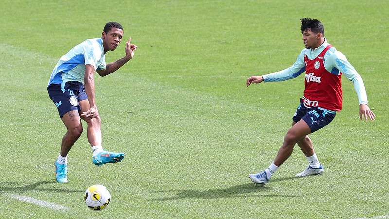 Danilo e Rony durante treinamento do Palmeiras, na Academia de Futebol.