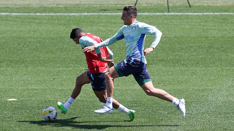 Rony e Merentiel durante treinamento do Palmeiras, na Academia de Futebol.