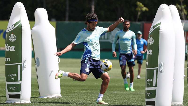 Gustavo Scarpa durante treinamento do Palmeiras na Academia de Futebol.