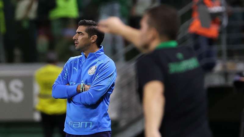 Abel Ferreira em jogo do Palmeiras contra o Juventude, durante partida válida pela vigésima sexta rodada do Brasileirão 2022, no Allianz Parque.