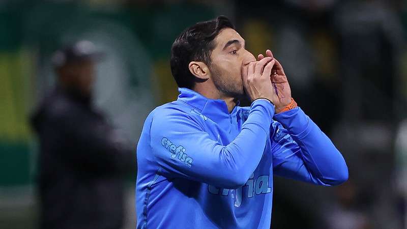 Abel Ferreira em jogo do Palmeiras contra o Santos, durante partida válida pela vigésima sétima rodada do Brasileirão 2022, no Allianz Parque.