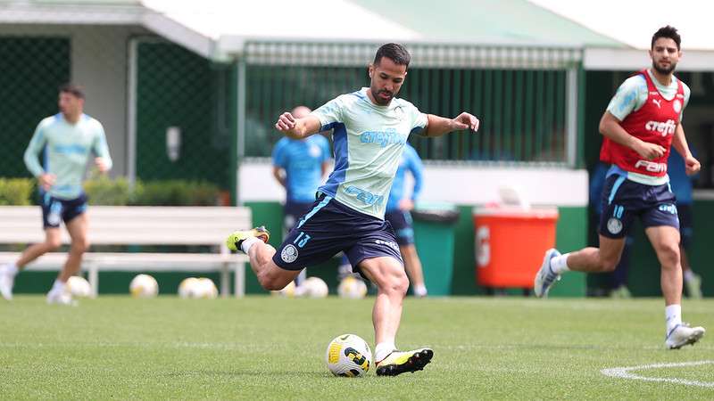 Luan durante treinamento do Palmeiras na Academia de Futebol, em São Paulo-SP.