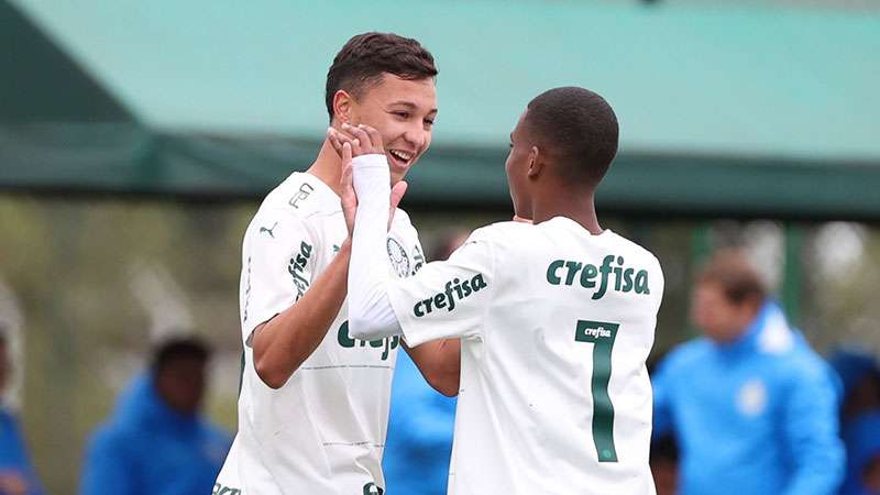 Palmeiras goleia Atlético-GO e confirma vaga no mata-mata do Brasileiro Sub-17.
