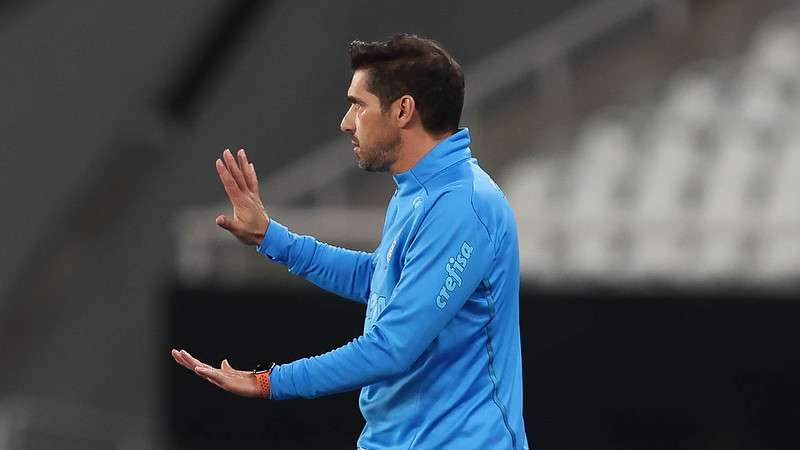 Abel Ferreira em jogo do Palmeiras contra o Botafogo, durante partida válida pela vigésima nona rodada, do Brasileirão 2022, no Engenhão.