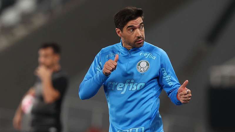 Abel Ferreira em jogo do Palmeiras contra o Botafogo, durante partida válida pela vigésima nona rodada, do Brasileirão 2022, no Engenhão.