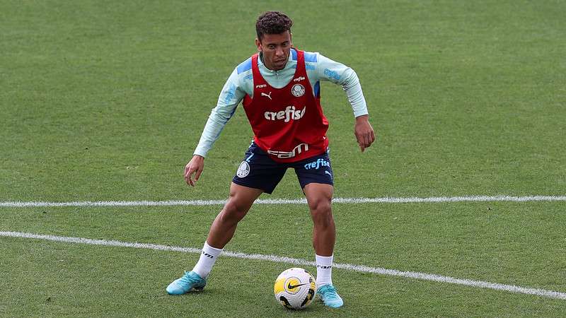 Marcos Rocha durante treinamento do Palmeiras na Academia de Futebol.
