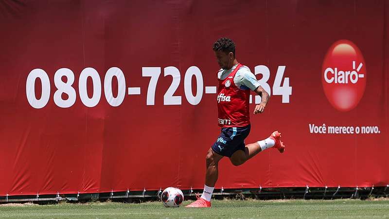 Marcos Rocha durante treinamento do Palmeiras na Academia de Futebol.