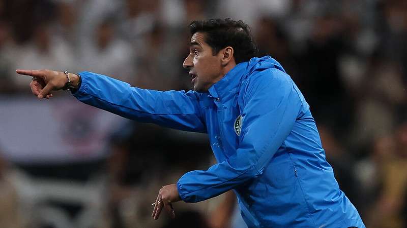 Abel Ferreira em jogo do Palmeiras contra o SCCP, durante partida válida pela nona rodada, do Paulistão 2023, no Itaquerão.