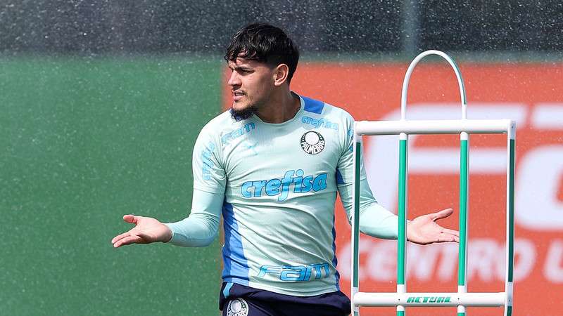 Gustavo Gómez durante treinamento do Palmeiras na Academia de Futebol.