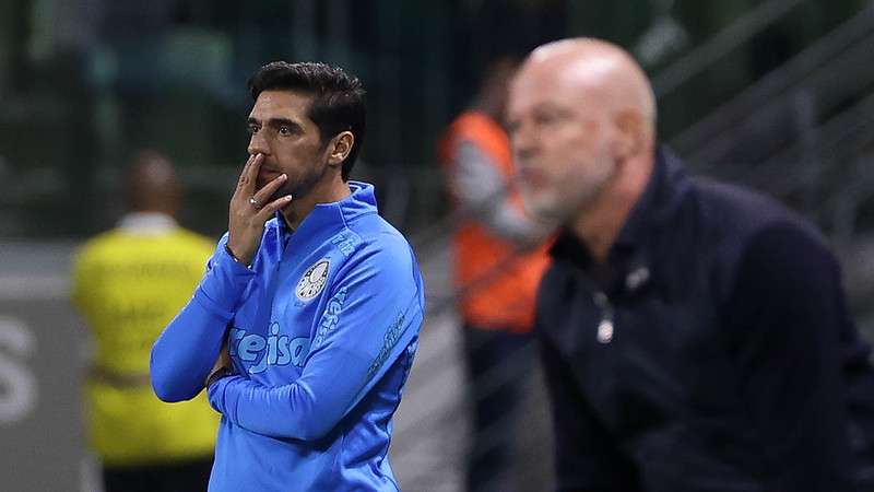 Abel Ferreira em jogo do Palmeiras contra o Coritiba, durante partida válida pela nona rodada do Brasileirão 2023, no Allianz Parque.