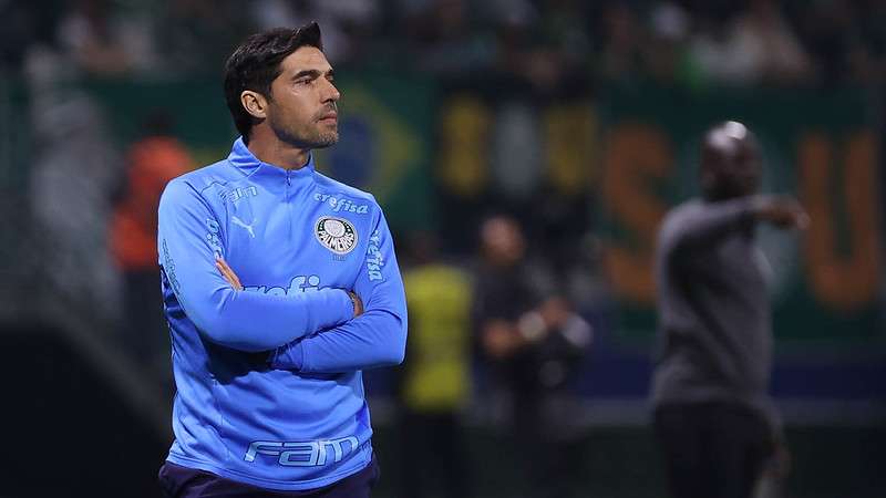 Abel Ferreira em jogo do Palmeiras contra o Barcelona-EQU, durante partida válida pela fase de grupos da Libertadores 2023, no Allianz Parque.