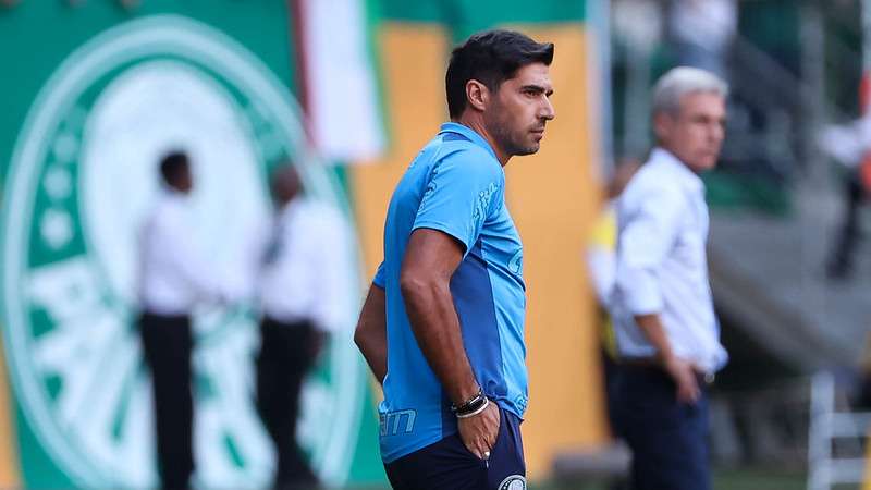 Abel Ferreira em jogo do Palmeiras contra o Botafogo, durante partida válida pela décima segunda rodada do Brasileirão 2023, no Allianz Parque.