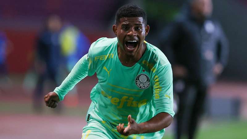 Gilberto comemora seu gol pelo Palmeiras contra o Defensor Sporting-URU, em partida válida pela segunda rodada da Copa Libertadores Sub-20, no Estádio La Portada, em La Serena-Chile.