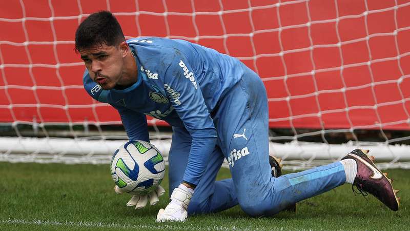Vinicius Silvestre durante treinamento do Palmeiras na Academia de Futebol.