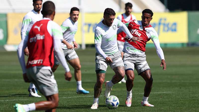 Zé Rafael e Kevin, durante treinamento do Palmeiras, na Academia de Futebol.