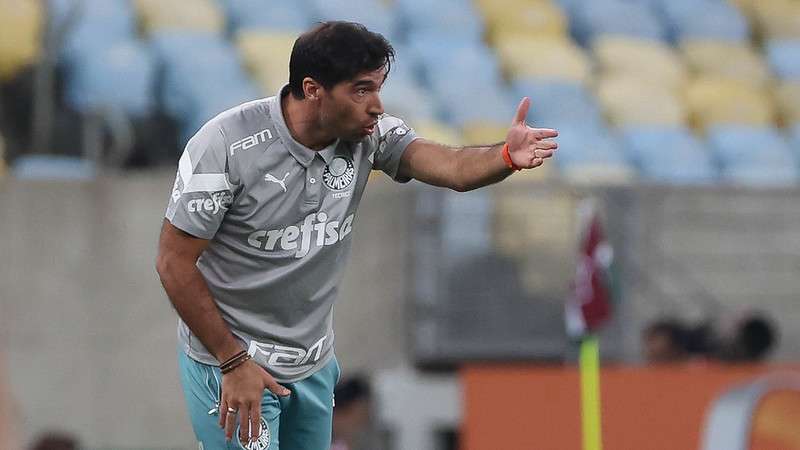 Abel Ferreira em jogo do Palmeiras contra o Fluminense, durante partida válida pela décima oitava rodada do Brasileirão 2023, no Maracanã.
