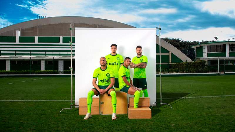 Dando continuidade às comemorações dos 109 anos de vida do clube, o Palmeiras e a PUMA Brasil lançam o novo terceiro uniforme do Verdão para a temporada 2023:
O Coração da Terceira Academia: Terceiro uniforme para 2023.