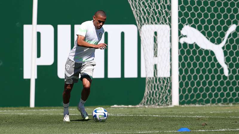 Jhonatan (o Jhon Jhon) durante treinamento do Palmeiras na Academia de Futebol.
