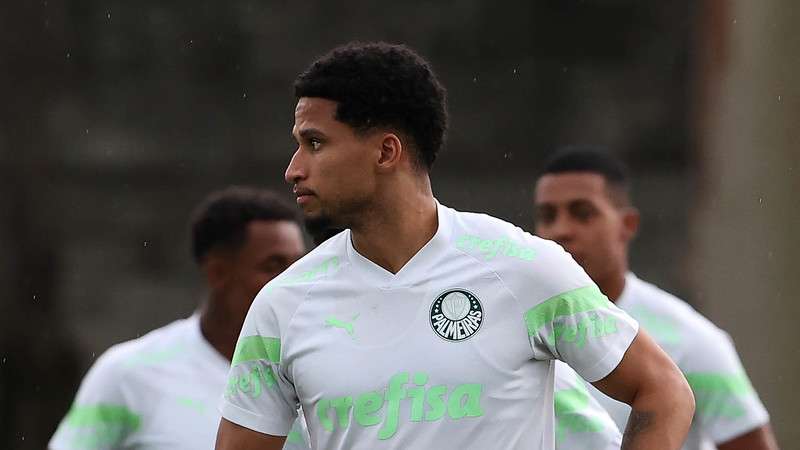 Murilo durante treinamento do Palmeiras na Academia de Futebol.