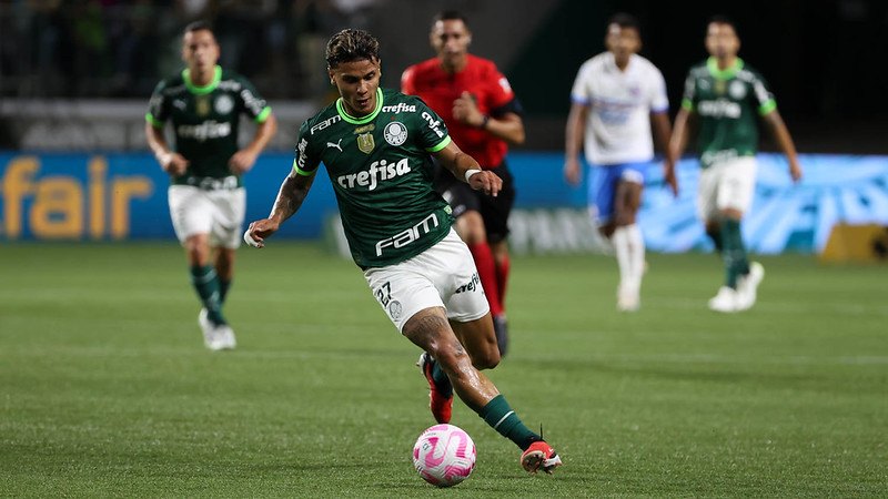 Richard Ríos em jogo do Palmeiras contra o Bahia, durante partida válida pela trigésima rodada do Brasileirão 2023, no Allianz Parque.