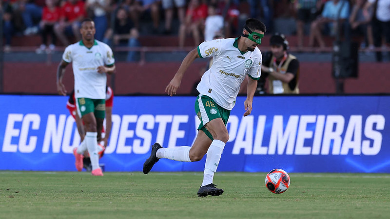 O jogador Flaco López, da SE Palmeiras, em jogo contra a equipe do EC Noroeste, durante partida válida pela fase de grupos, do Campeonato Paulista, Série A1, no Estádio Doutor Alfredo de Castilho