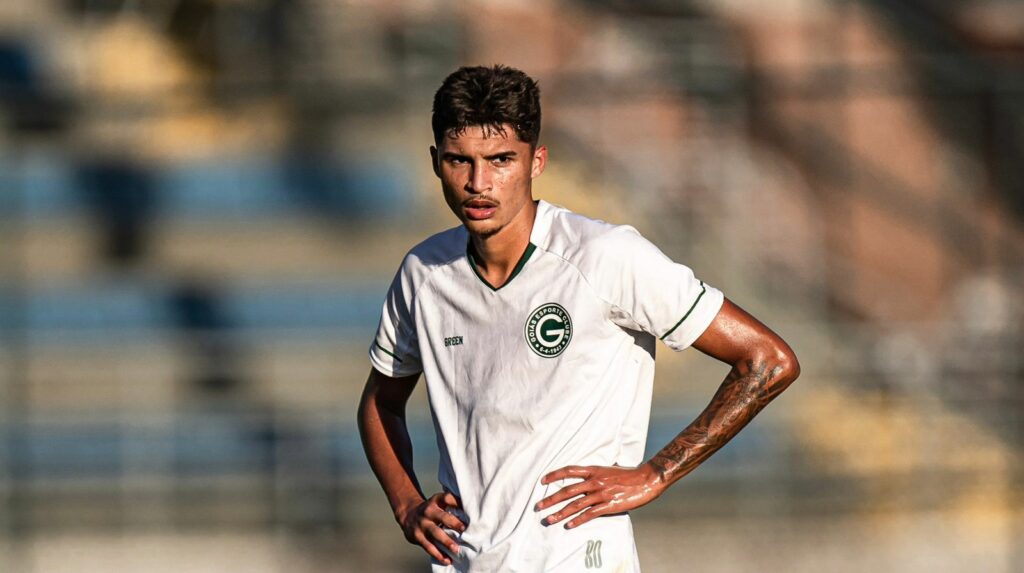 O Palmeiras contrata por empréstimo a jovem promessa do Goiás.