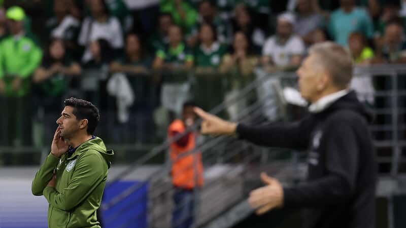 O técnico Abel Ferreira, da SE Palmeiras, em jogo contra a equipe do C Sporting Cristal, durante partida válida pela fase de grupos, da Copa Libertadores, na arena Allianz Parque.