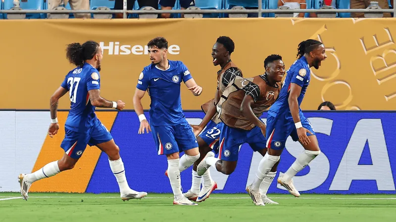 Após deixar escapar a vitória no tempo normal, Chelsea confirma a classificação na prorrogação e entra no caminho do Palmeiras nas quartas da Copa do Mundo de Clubes